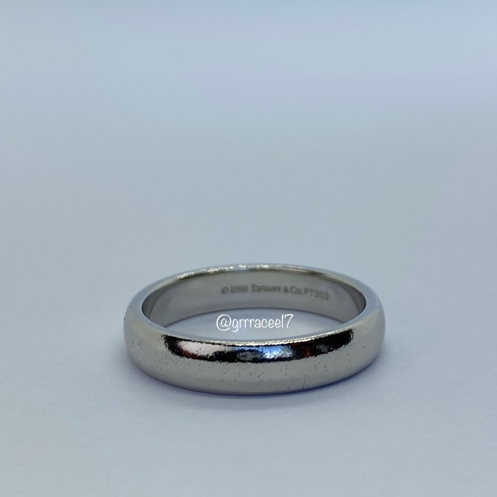 AUTH Tiffany & Co platinum wedding band - Picture 5 of 12